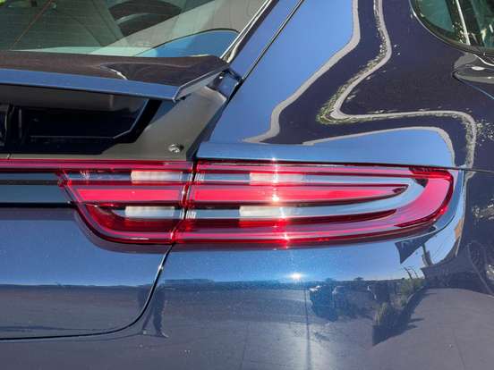 PORSCHE-PANAMERA-2017