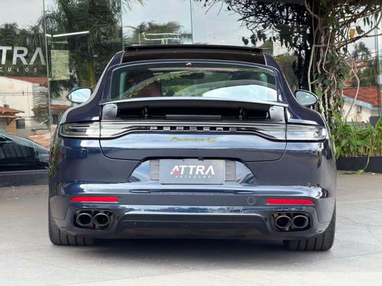 PORSCHE-PANAMERA-2023
