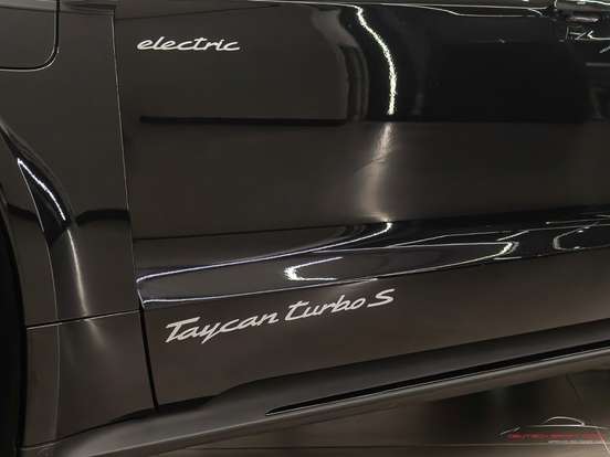 PORSCHE-TAYCAN-TURBO ELÉTRICO PORSCHE-TAYCAN-2023