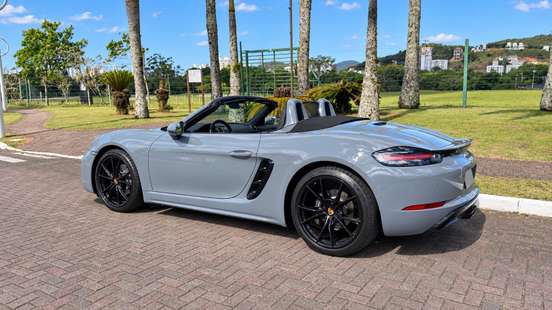 PORSCHE-718-2024