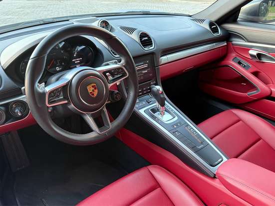 PORSCHE-718-2021
