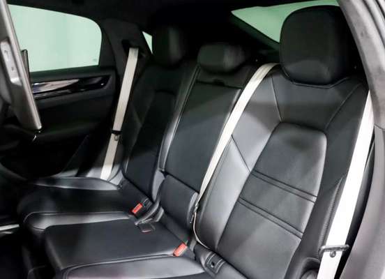 PORSCHE-CAYENNE-2022