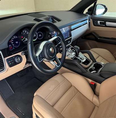 PORSCHE-CAYENNE-2023