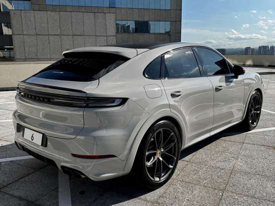PORSCHE-CAYENNE-2023
