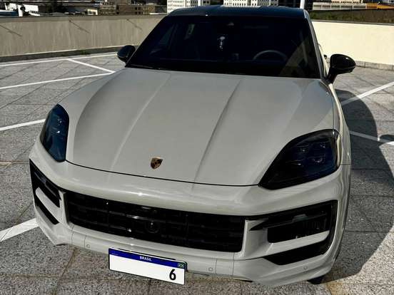 PORSCHE-CAYENNE-2023