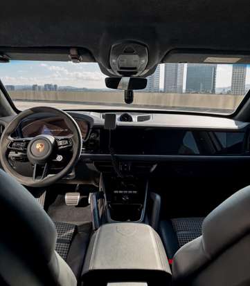 PORSCHE-CAYENNE-2023