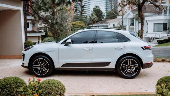 PORSCHE-MACAN-2021
