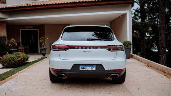 PORSCHE-MACAN-2021