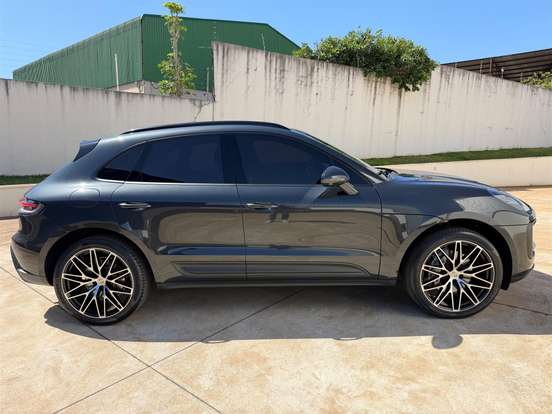 PORSCHE-MACAN-2023