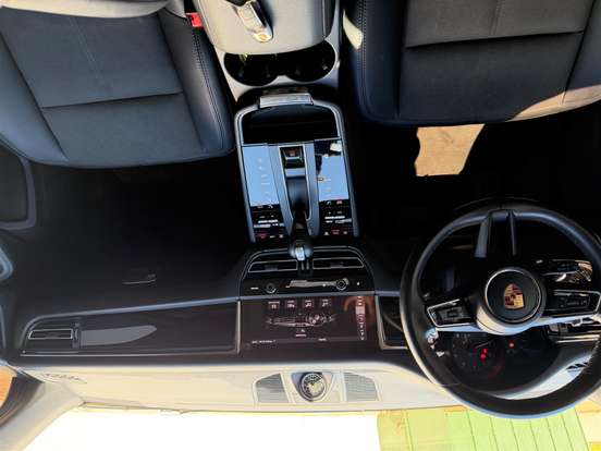 PORSCHE-MACAN-2023