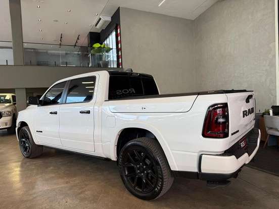 RAM-1500-3.0 HURRICANE 6 BITURBO GASOLINA LARAMIE NIGHT EDITION CD 4X4 AUTOMÁTICO RAM-1500-2025