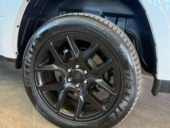 RAM-1500-3.0 HURRICANE 6 BITURBO GASOLINA LARAMIE NIGHT EDITION CD 4X4 AUTOMÁTICO RAM-1500-2025