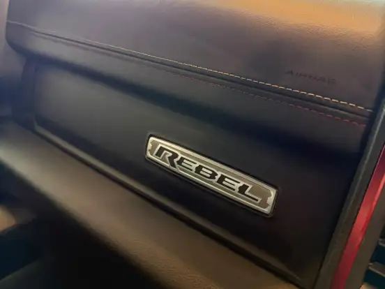 RAM-1500-5.7 V8 GASOLINA REBEL CD 4X4 AUTOMÁTICO RAM-1500-2021