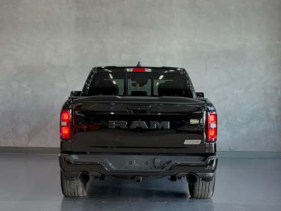 RAM-1500-5.7 V8 SUPERCHARGED GASOLINA DC650 CD 4X4 AUTOMÁTICO RAM-1500-2026