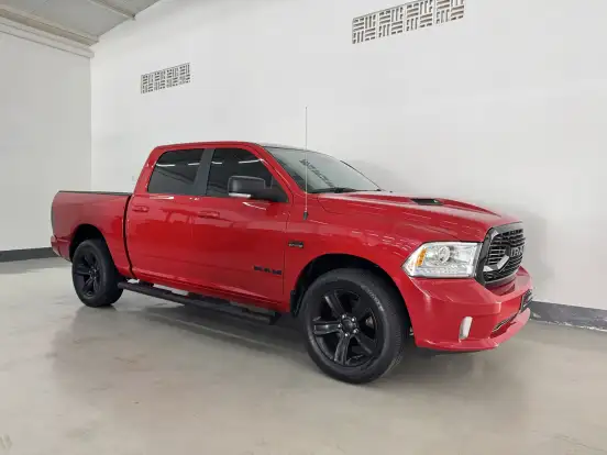 RAM-CLASSIC-5.7 V8 GASOLINA LARAMIE CD 4X4 AUTOMÁTICO RAM-CLASSIC-2022