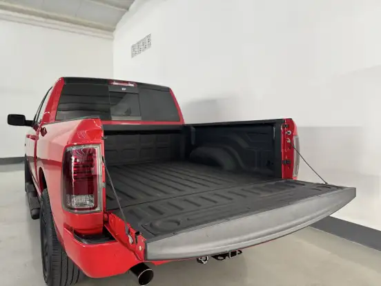 RAM-CLASSIC-5.7 V8 GASOLINA LARAMIE CD 4X4 AUTOMÁTICO RAM-CLASSIC-2022