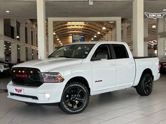 RAM CLASSIC 5.7 V8 GASOLINA LARAMIE CD 4X4 AUTOMÁTICO