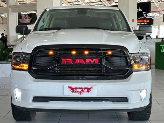 RAM-CLASSIC-5.7 V8 GASOLINA LARAMIE CD 4X4 AUTOMÁTICO RAM-CLASSIC-2023