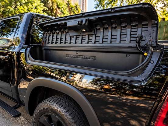 RAM-1500-5.7 V8 GASOLINA REBEL CD 4X4 AUTOMÁTICO RAM-1500-2021