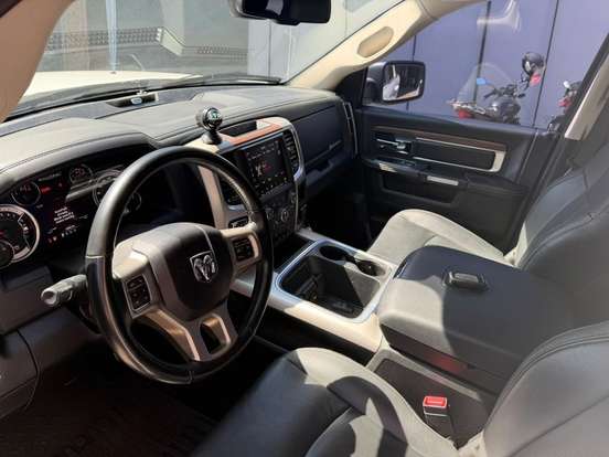 RAM-1500-5.7 V8 GASOLINA REBEL CD 4X4 AUTOMÁTICO RAM-1500-2022