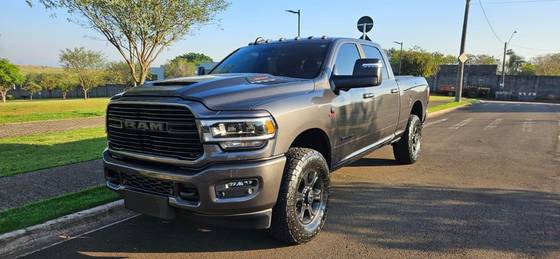 RAM 2500 6.7 I6 TURBO DIESEL LARAMIE NIGHT EDITION CD 4X4 AUTOMÁTICO