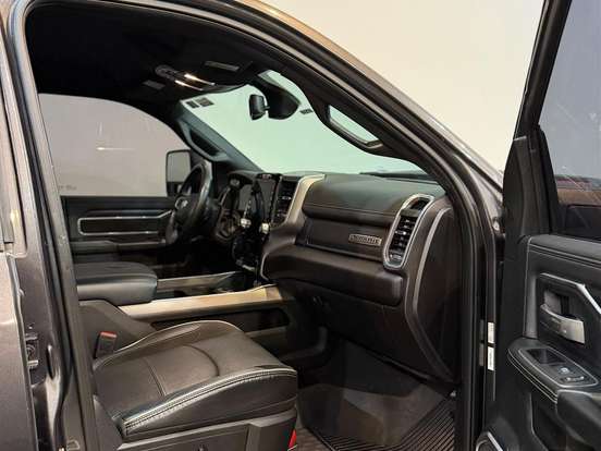 RAM-2500-6.7 I6 TURBO DIESEL LARAMIE NIGHT EDITION CD 4X4 AUTOMÁTICO RAM-2500-2024