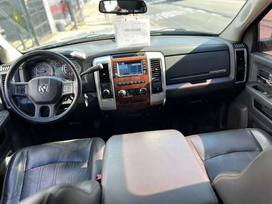 RAM-2500-6.7 LARAMIE 4X4 CD I6 TURBO DIESEL 4P AUTOMÁTICO RAM-2500-2011