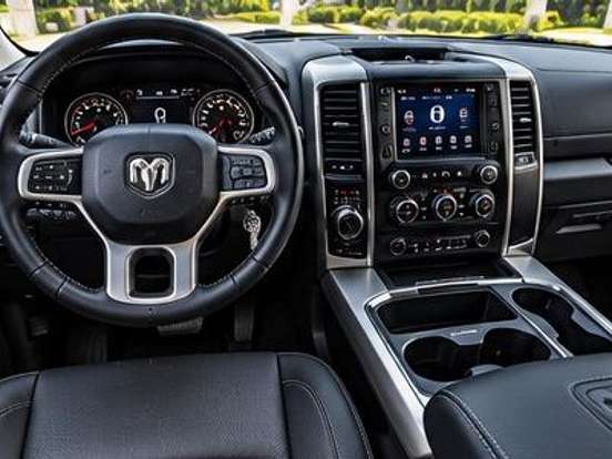 RAM-CLASSIC-5.7 V8 GASOLINA LARAMIE CD 4X4 AUTOMÁTICO RAM-CLASSIC-2023