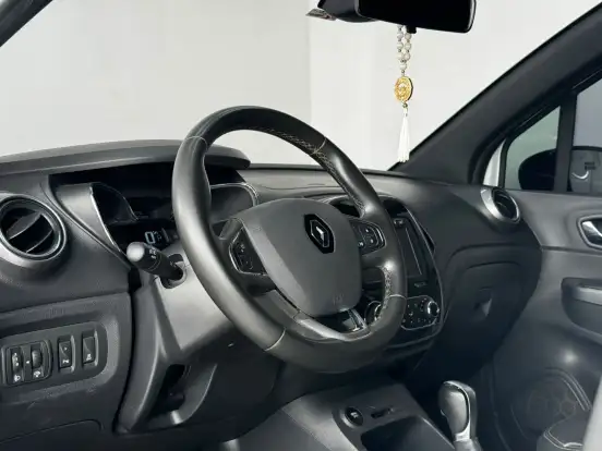 RENAULT-CAPTUR-1.6 16V SCE FLEX BOSE X-TRONIC RENAULT-CAPTUR-2021
