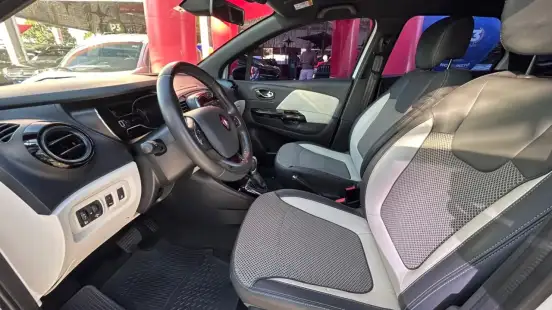 RENAULT-CAPTUR-2020