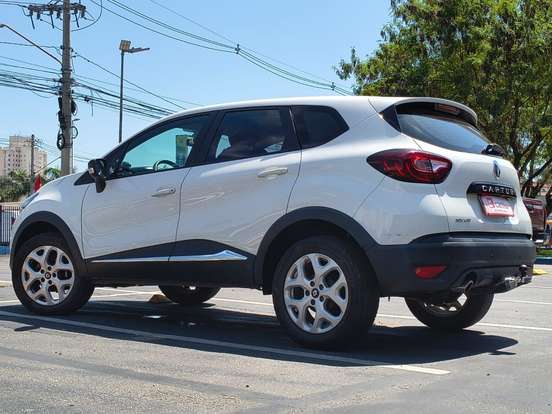 RENAULT-CAPTUR-2018