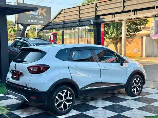 RENAULT-CAPTUR-2017