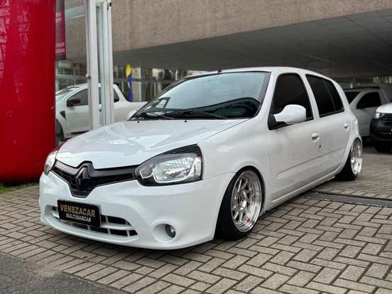 RENAULT-CLIO-2015