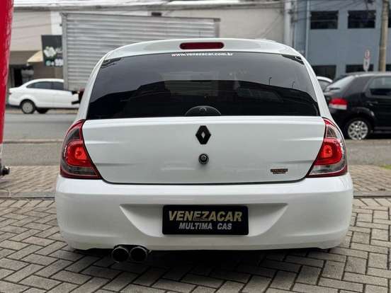 RENAULT-CLIO-2015