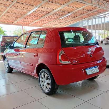 RENAULT-CLIO-2015