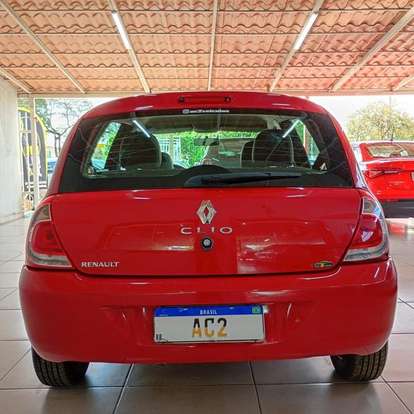 RENAULT-CLIO-2015