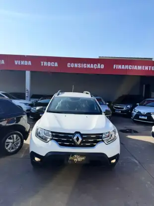 RENAULT-DUSTER-2023