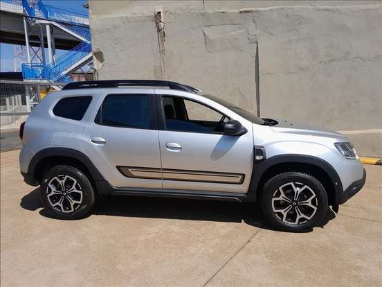 RENAULT-DUSTER-2023