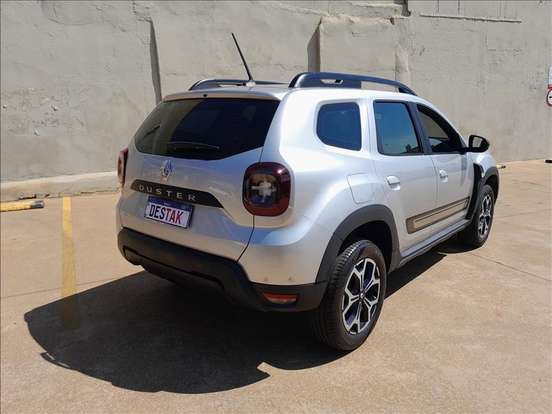 RENAULT-DUSTER-2023
