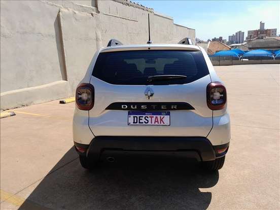 RENAULT-DUSTER-2023