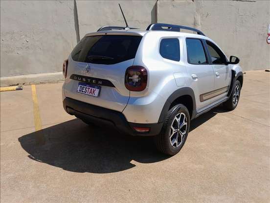 RENAULT-DUSTER-2023