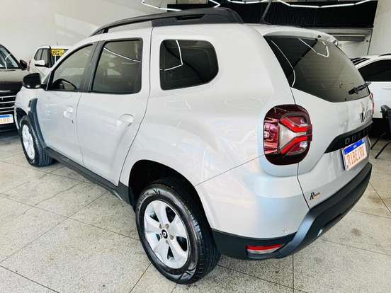 RENAULT-DUSTER-2023
