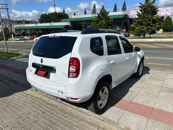 RENAULT-DUSTER-2012