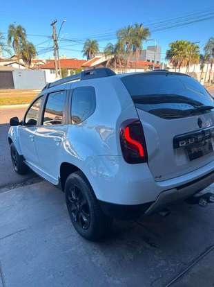 RENAULT-DUSTER-2018