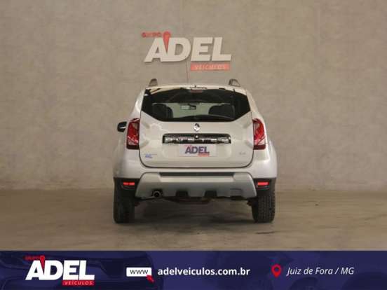 RENAULT-DUSTER-2015