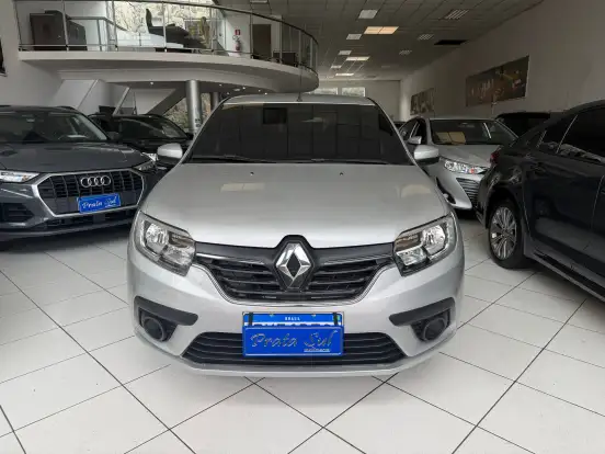 RENAULT-LOGAN-2020
