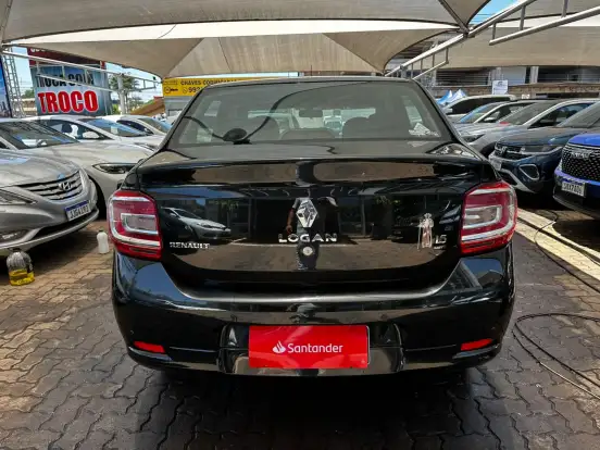 RENAULT-LOGAN-2017