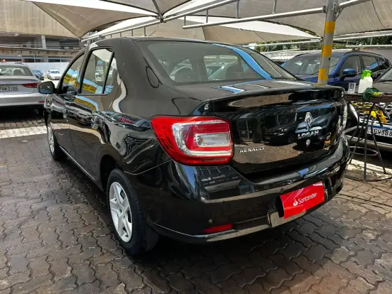 RENAULT-LOGAN-2017