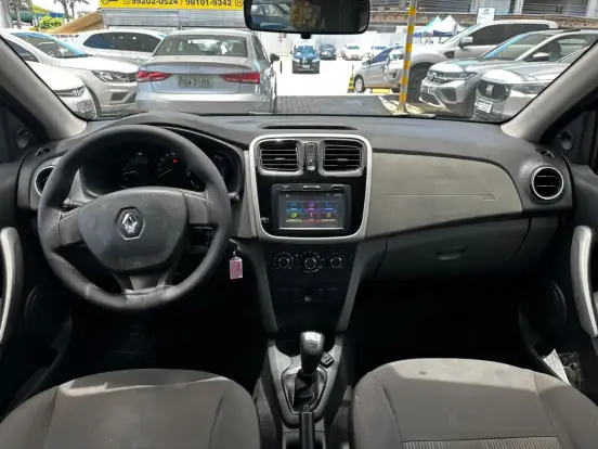 RENAULT-LOGAN-2017