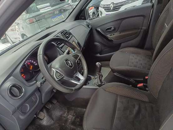 RENAULT-LOGAN-2024